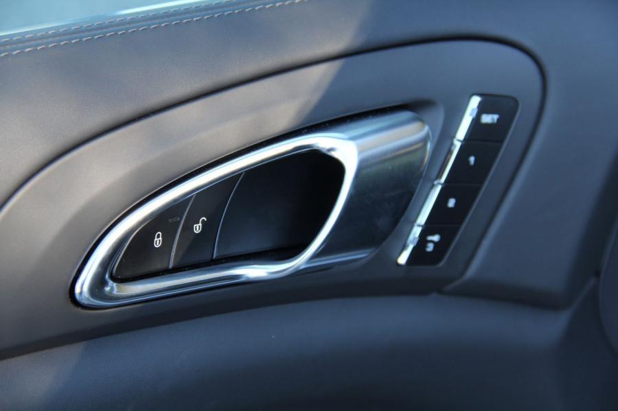  Porsche Cayenne S Diesel 2012 года  (фото 17 из 36)